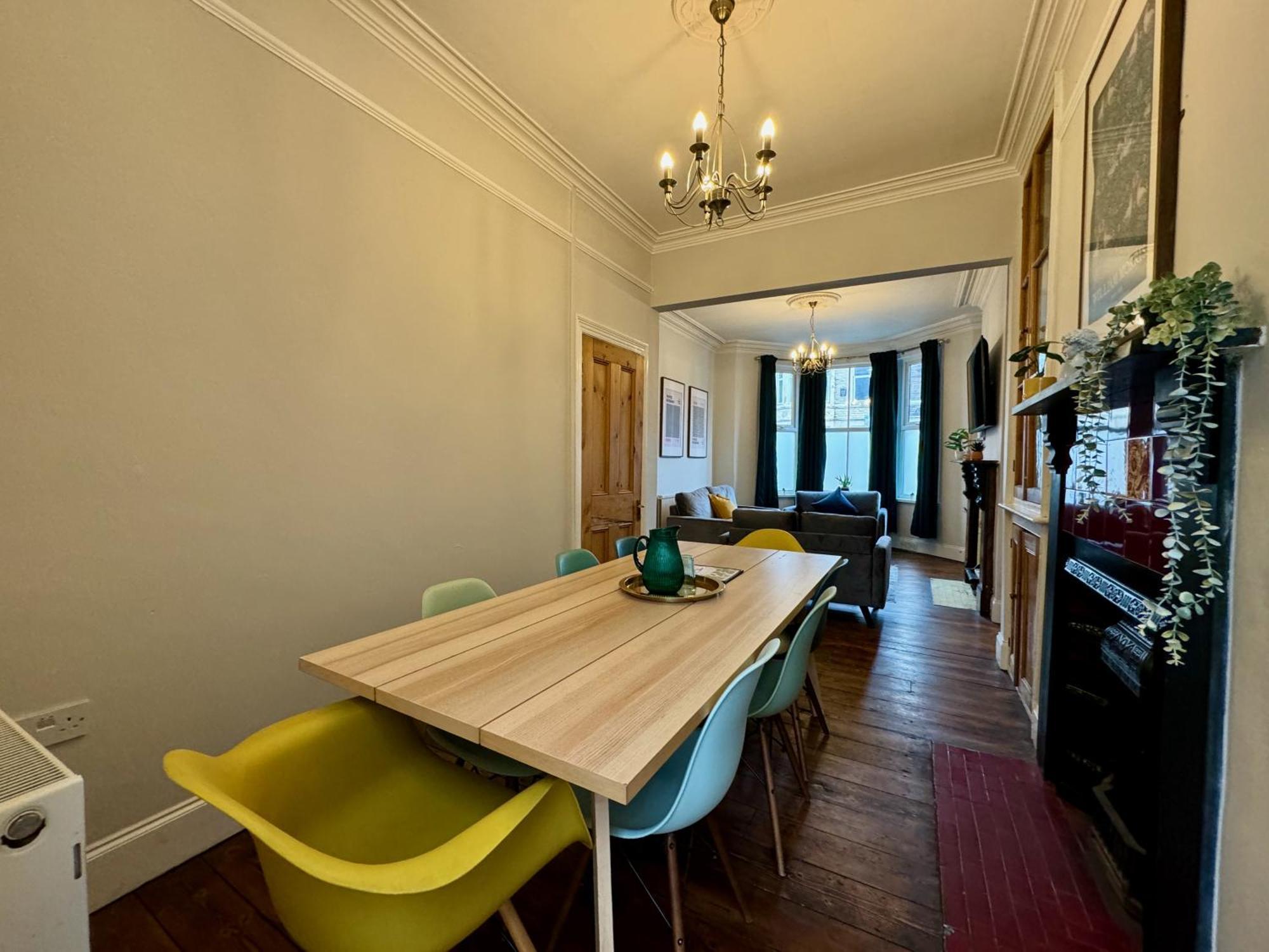 Large Citycentre Townhouse & Hot Tub, Pool Table And Offroad Parking Cardiff Exteriér fotografie