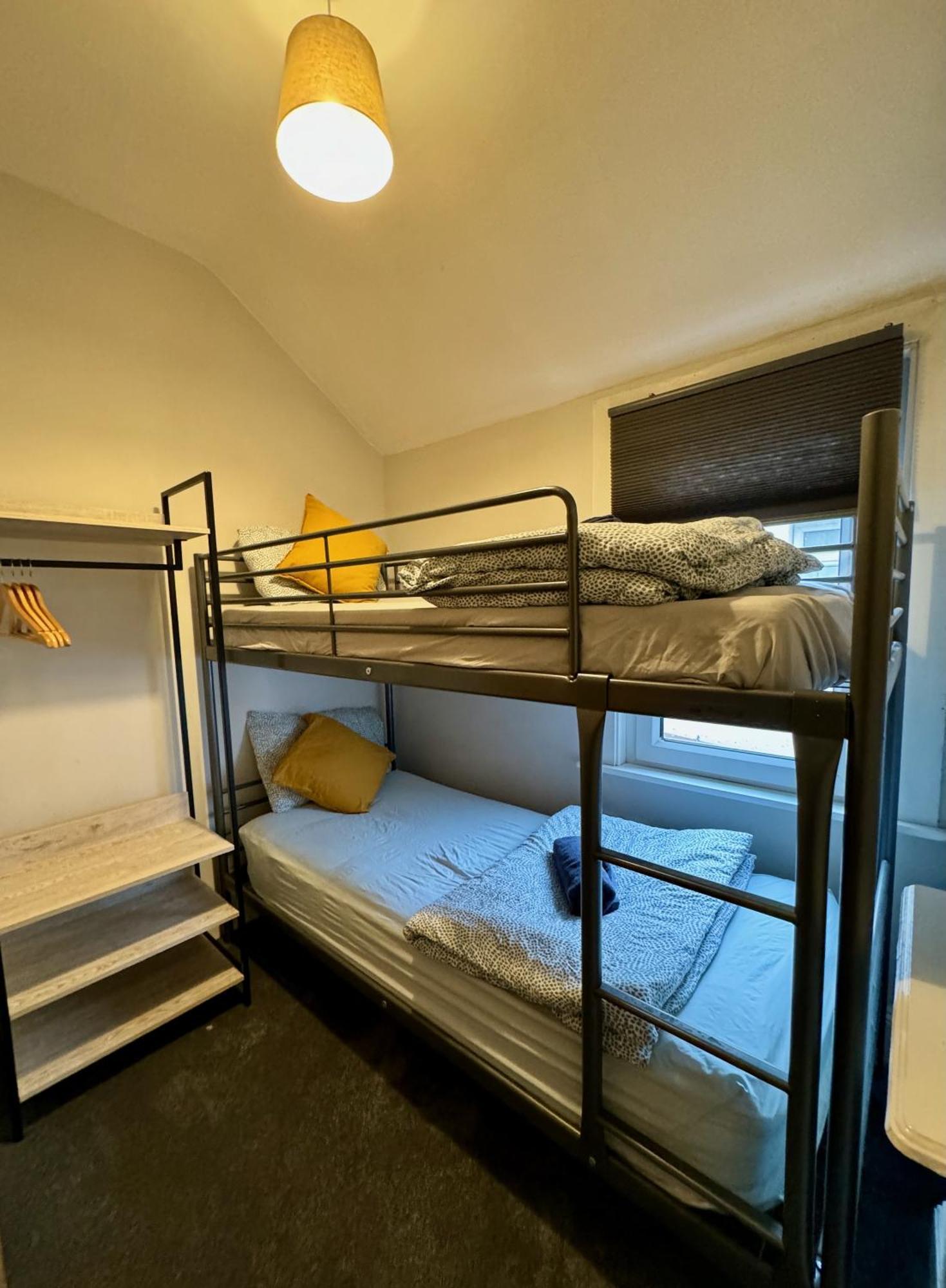Large Citycentre Townhouse & Hot Tub, Pool Table And Offroad Parking Cardiff Exteriér fotografie