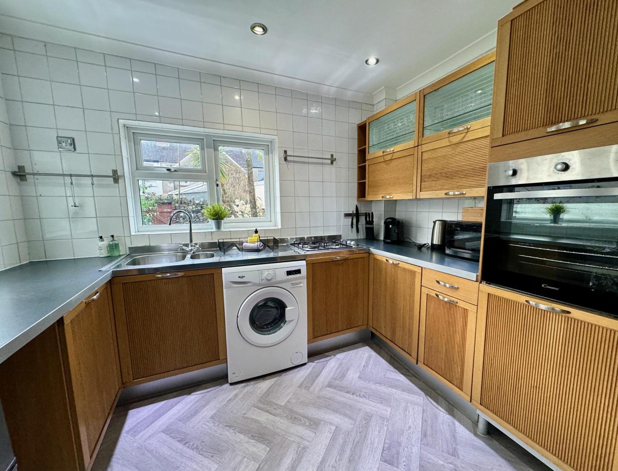 Large Citycentre Townhouse & Hot Tub, Pool Table And Offroad Parking Cardiff Exteriér fotografie